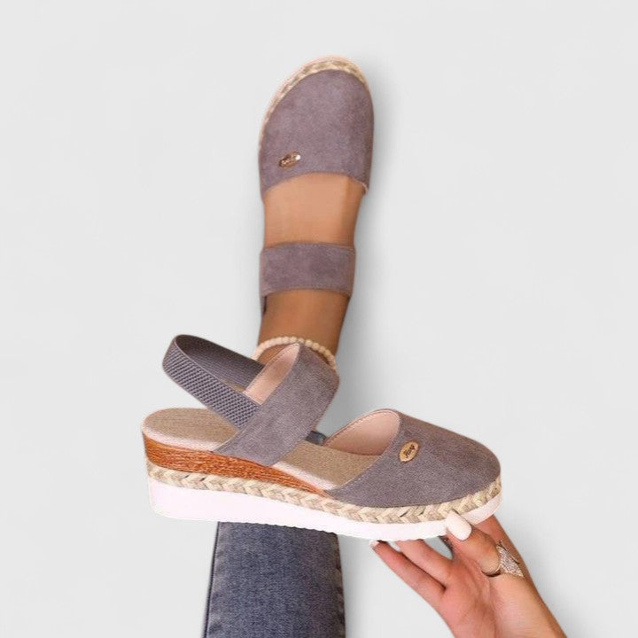 Cassaria - Sandales Élégantes Et Confortables