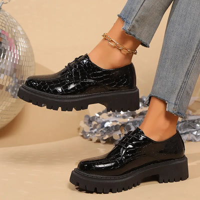 Velona – Derbies Contemporaines en Cuir Verni